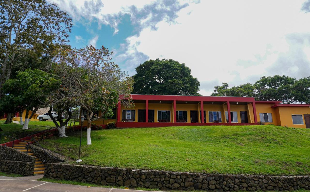 Hotel Puerto San Luis Tilarán Buitenkant foto